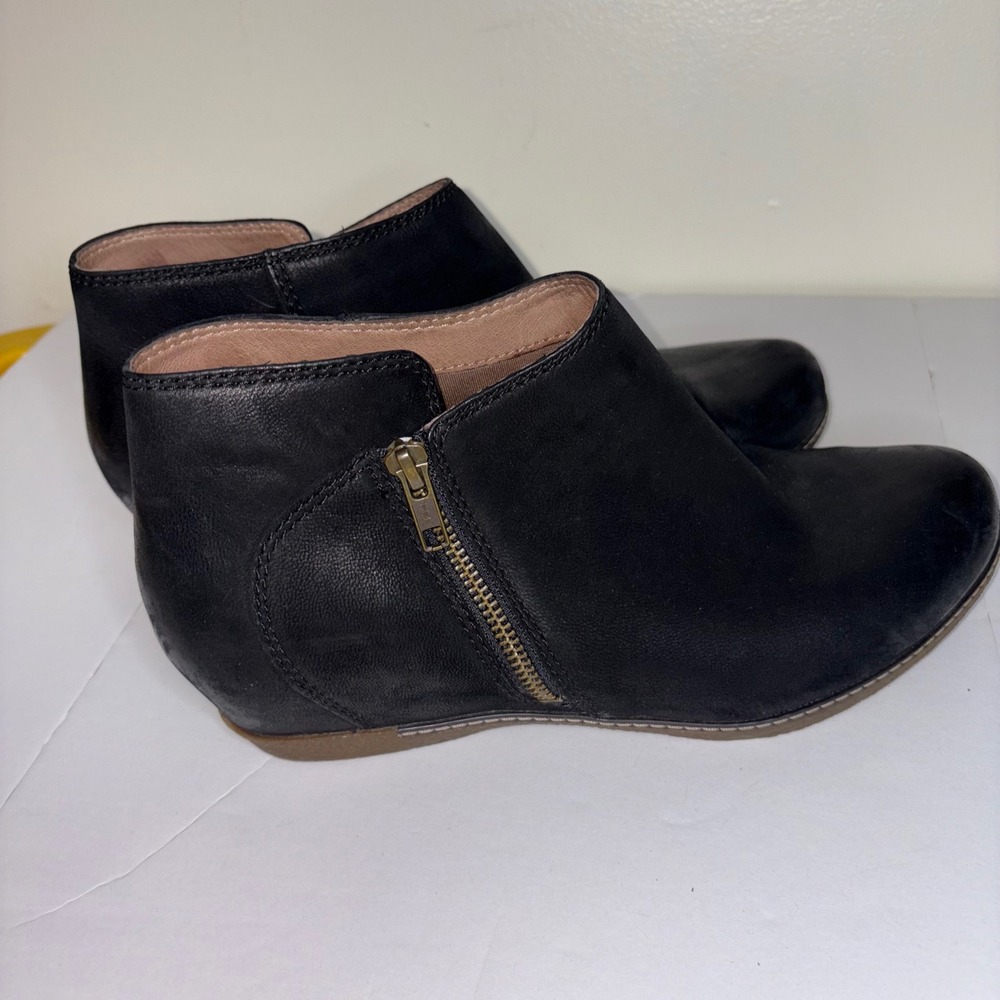 Dansko Leyla Black Leather Wedge‎ Ankle Boots Side Zip Women Size 9.5 EU 41